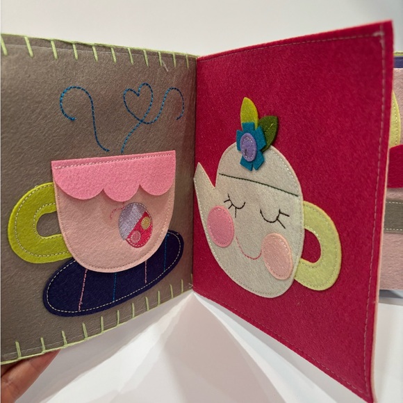 NWT Jill McDonald Baby Book - So Cute Cloth Baby Book, Gibby & Libby - Picture 5 of 10